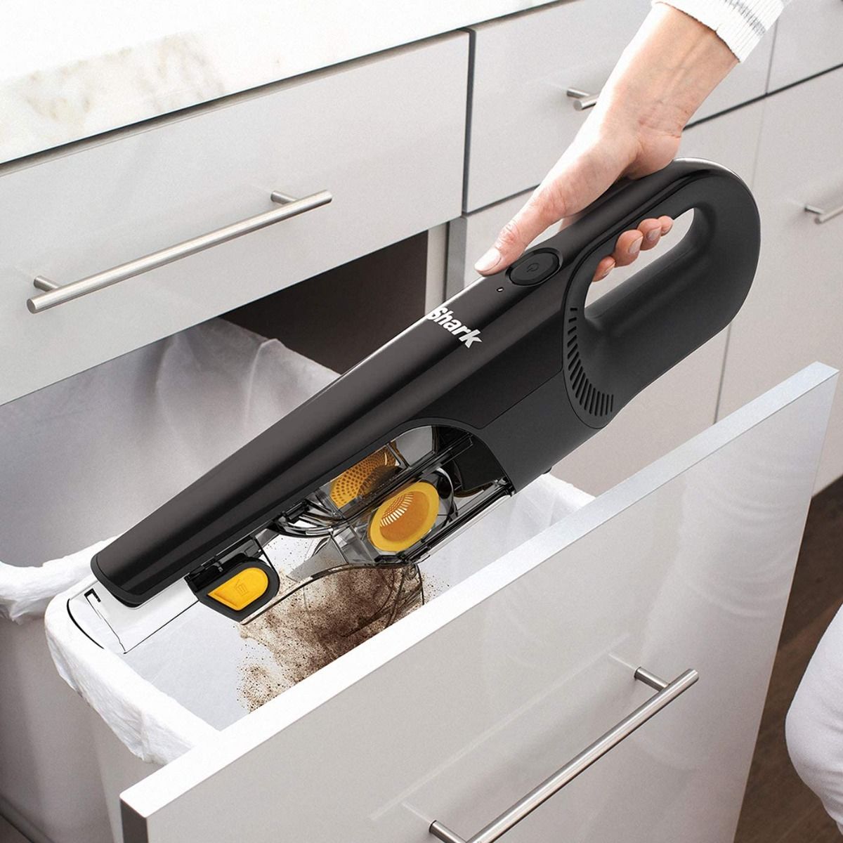 Shark CH950UKT Vacuum Cleaner Cordless Black/Yellow at Cartersdirect