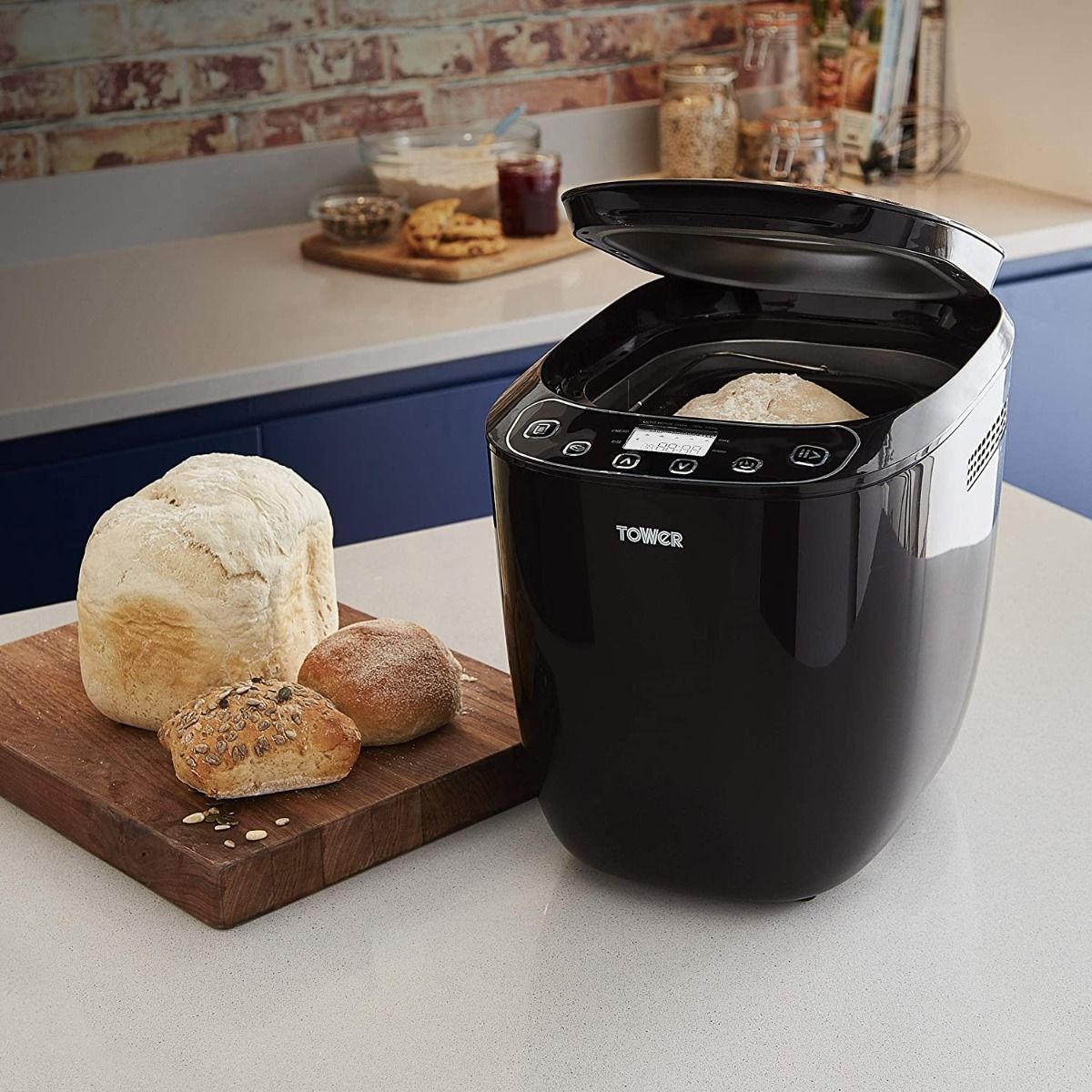 Tower bread clearance maker t11003