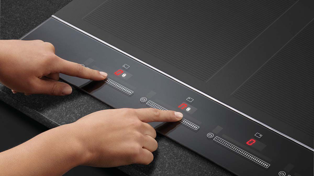 FisherPaykel CI604DTB4 600mm Wide Induction `Touch + Slide` Control