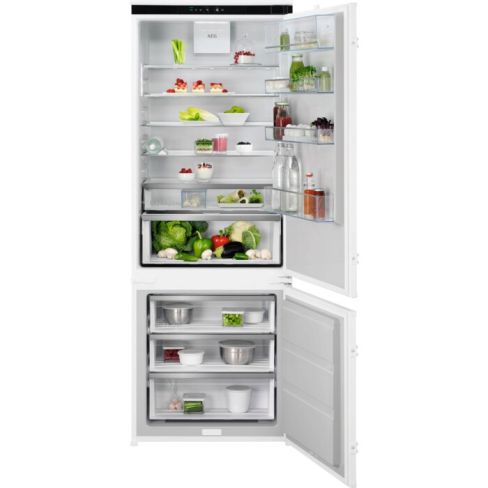 AEG NSC7G752ES 70cm Fully Integrated 70/30 Fridge Freezer Frost Free with Sliding Hinge - E Rated